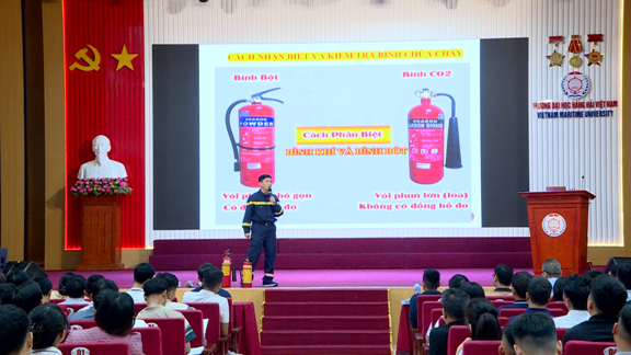 Khai giảng lớp huấn luyện nghiệp vụ PCCC và CNCH cho lực lượng kiểm tra PCCC tại cơ sở